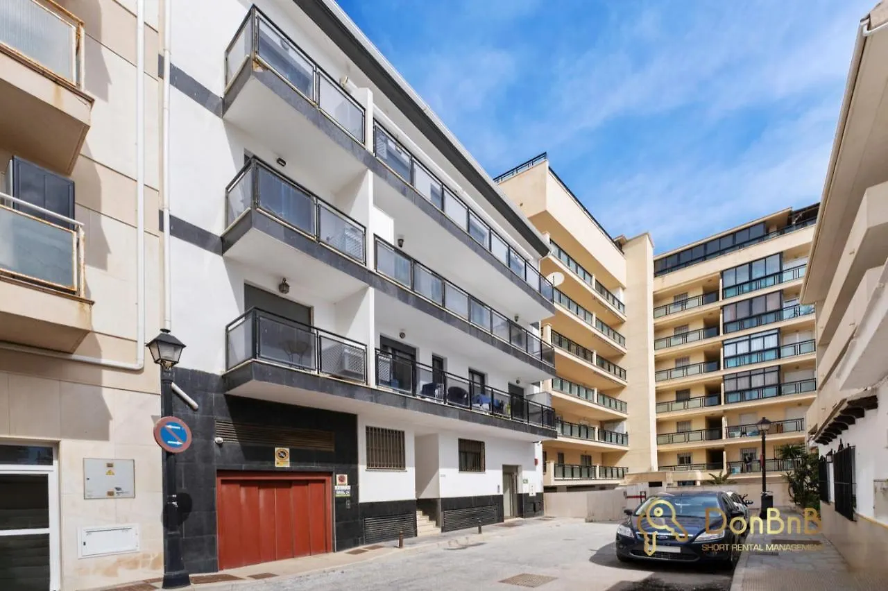 Cozy Apartment With Sea View And Private Parking In Фуэнхирола